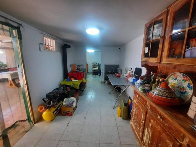 Locale Commerciale in vendita a Puglia, Bari