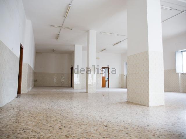 Locale Commerciale in vendita a Ceglie Messapica