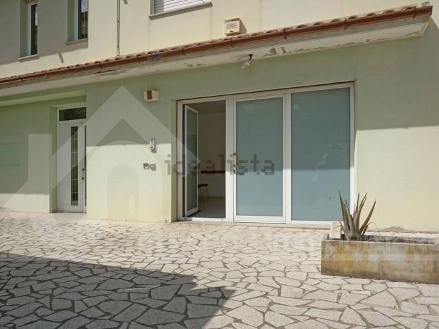 Locale Commerciale in vendita a Senorbì, Sardigna/Sardegna