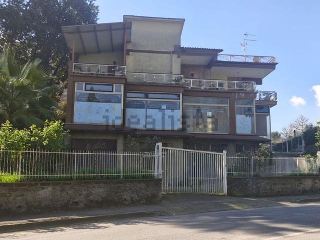 Locale Commerciale in vendita a Roma Capitale, Lazio