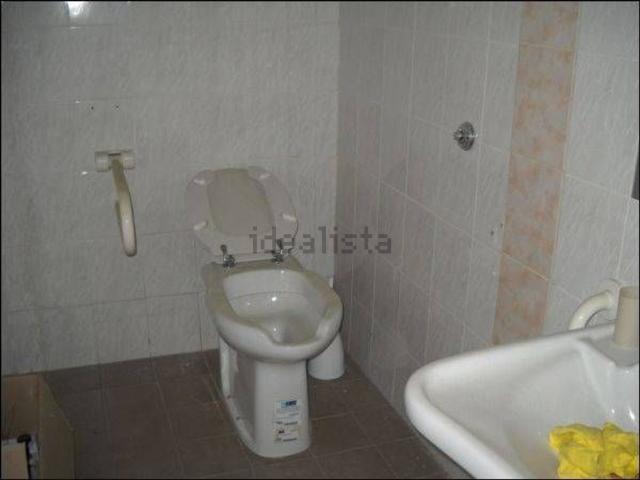 Locale Commerciale in vendita a Borgo Chiaro, Marche