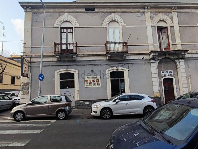 Locale Commerciale in vendita a Picanello-Ognina-Barriera-Canalicchio, Catania