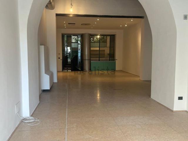 Locale Commerciale in vendita a San Frediano, Firenze