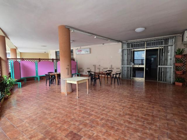 Locale Commerciale in vendita a Puglia, Lecce