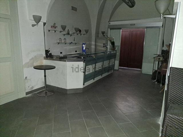 Locale Commerciale in vendita a Puglia, Brindisi