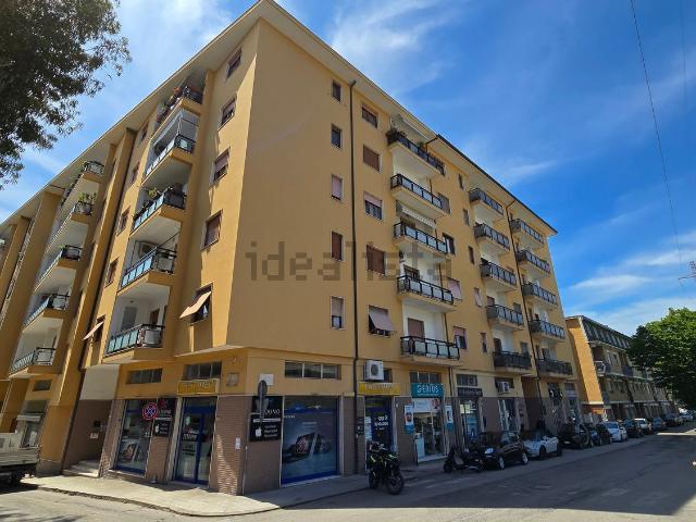 Locale Commerciale in vendita a Sant'Antonio, Marche
