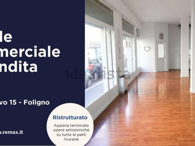 Locale Commerciale in vendita a Foligno, Umbria