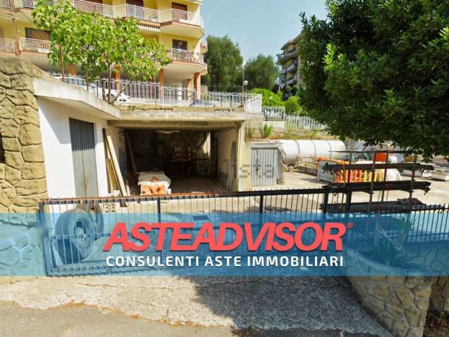 Locale Commerciale in vendita a San Remo, Liguria