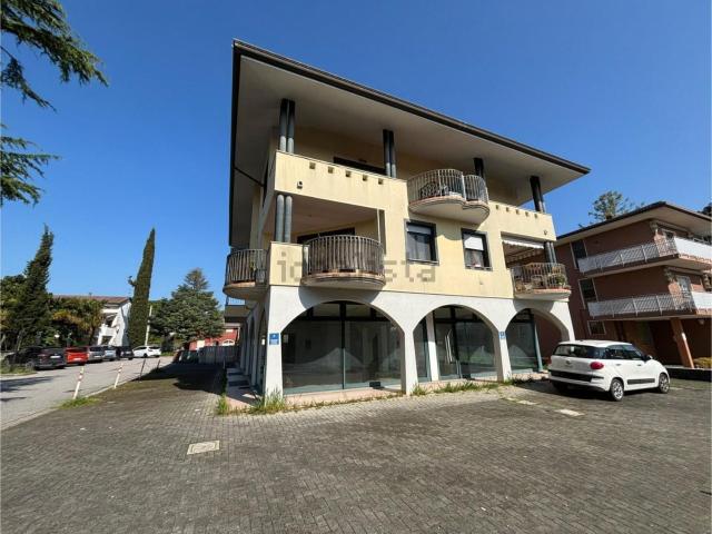 Locale Commerciale in vendita a Muzzana Del Turgnano, Friuli-Venezia Giulia