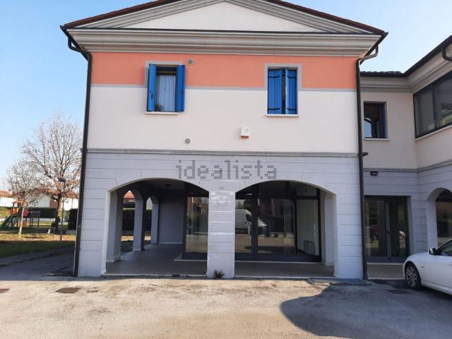 Locale Commerciale in vendita a Fonte, Loria