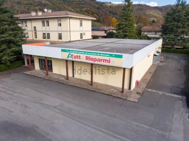 Locale Commerciale in vendita a Cellatica, Lombardia