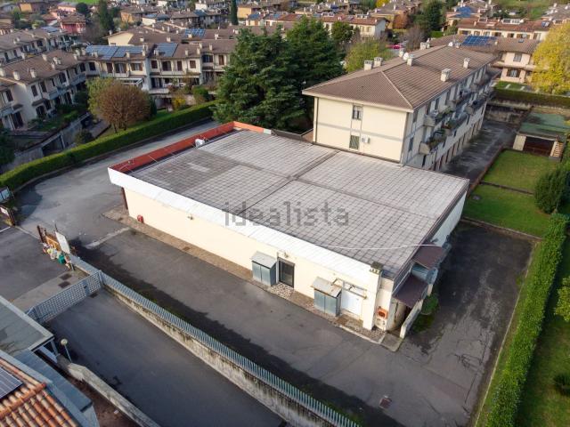 Locale Commerciale in vendita a Cellatica, Lombardia