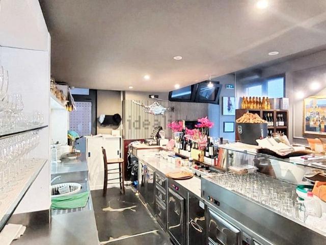 Locale Commerciale in vendita a Volta-Prealpi, Saronno