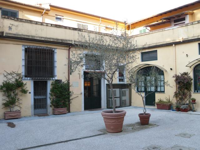 Locale Commerciale in vendita a Bellariva, Firenze