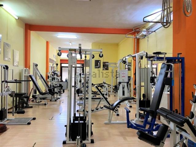 Locale Commerciale in vendita a Puglia, Lecce