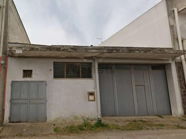 Locale Commerciale in vendita a Puglia, Taranto