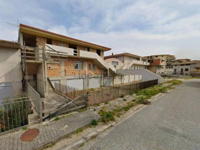 Locale Commerciale in vendita a Calabria, Catanzaro