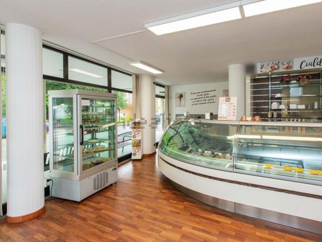 Locale Commerciale in vendita a Busto Arsizio, Lombardia