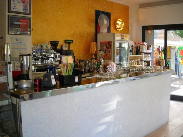 Locale Commerciale in vendita a Milano Marittima, Cervia