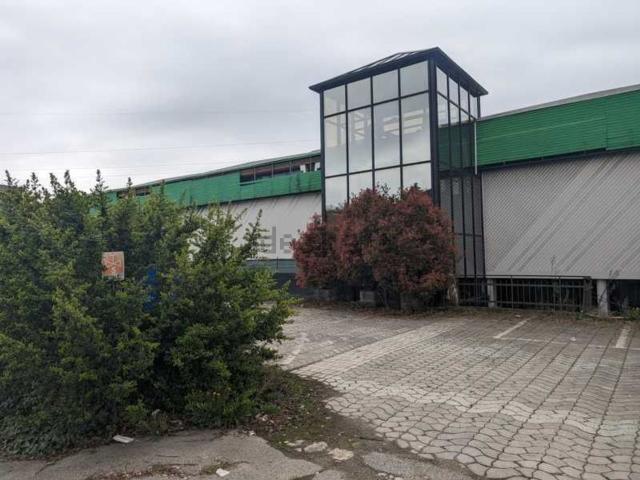 Locale Commerciale in vendita a Piemonte, Biella