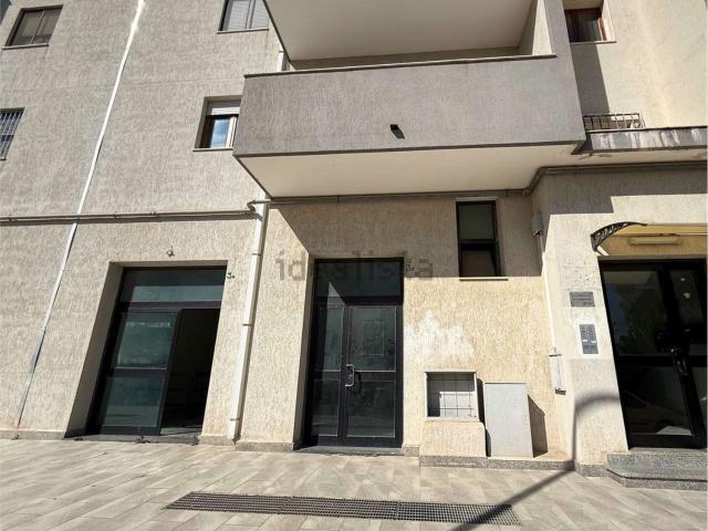 Locale Commerciale in vendita a Sant'Angelo, Puglia