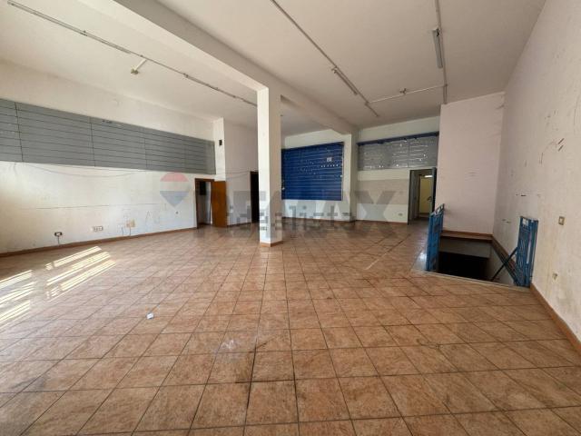 Locale Commerciale in vendita a Bagheria, Sicilia