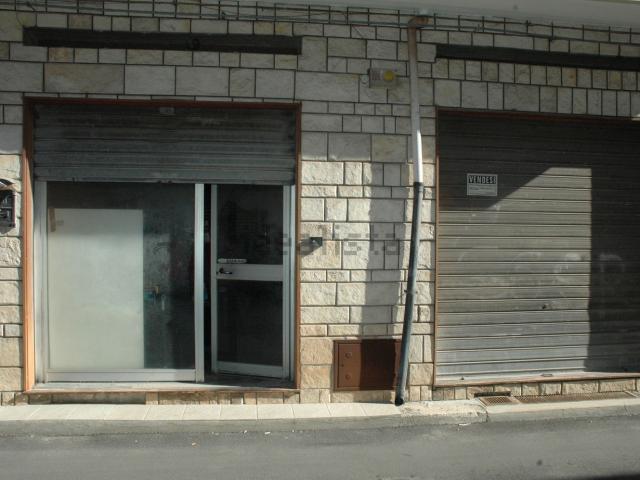 Locale Commerciale in vendita a Puglia, Taranto