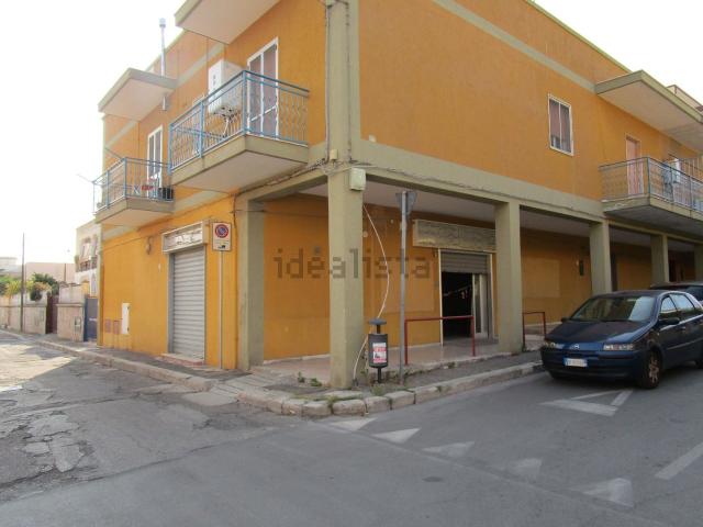 Locale Commerciale in vendita a Puglia, Taranto