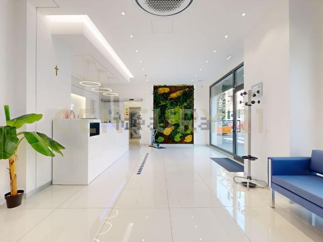 Locale Commerciale in vendita a Busto Arsizio, Lombardia