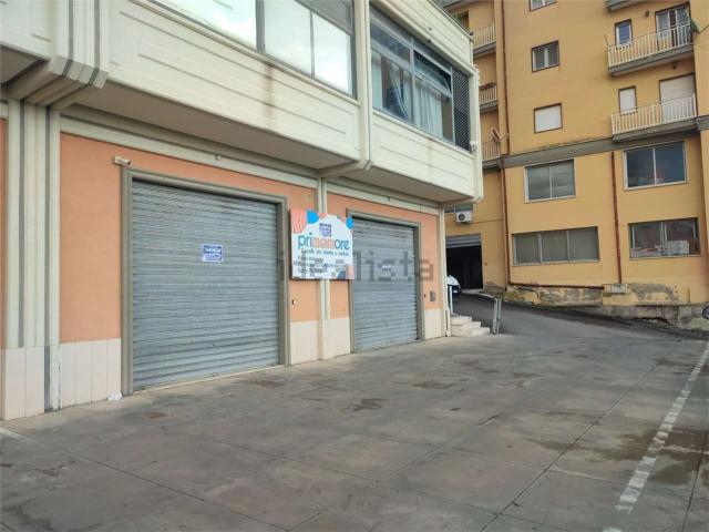 Locale Commerciale in vendita a San Cataldo, Sicilia