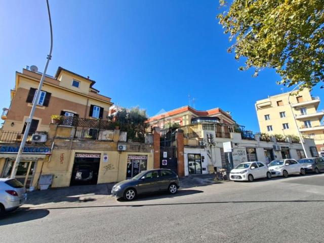 Locale Commerciale in vendita a Municipio Roma XII, Roma Capitale
