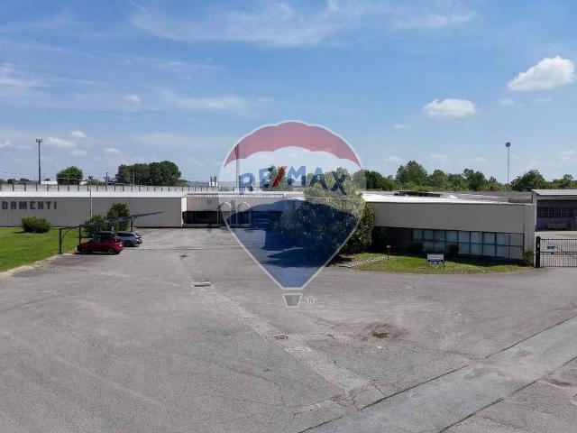 Locale Commerciale in vendita a Piemonte, Vercelli