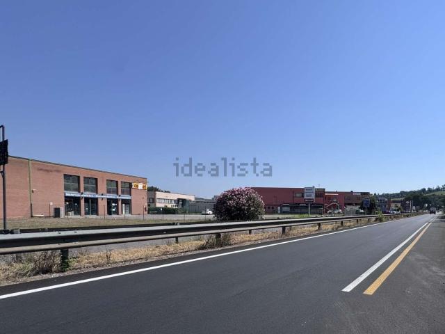 Locale Commerciale in vendita a Lecchi, Toscana