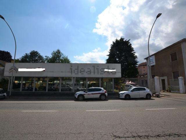 Locale Commerciale in vendita a Piazzo, Piemonte