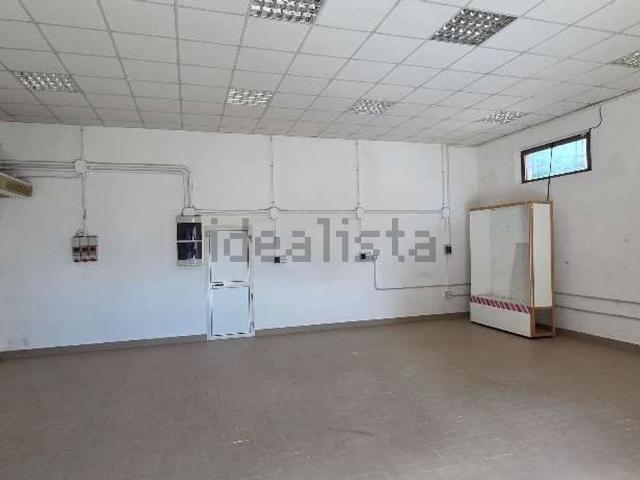 Locale Commerciale in vendita a Marche, Pesaro E Urbino