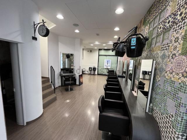 Locale Commerciale in vendita a Stra, Veneto