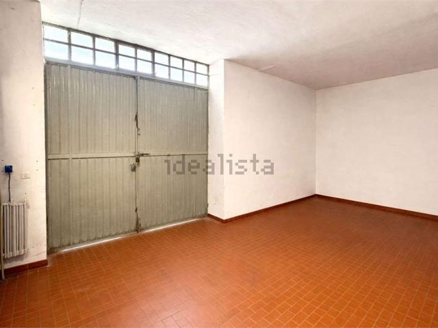 Locale Commerciale in vendita a Piemonte, Alessandria