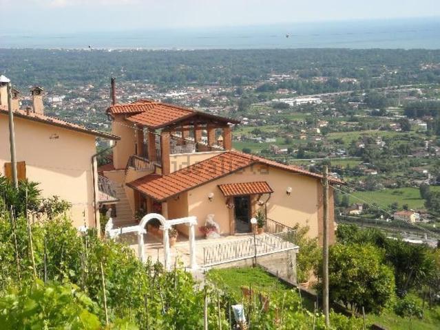 Locale Commerciale in vendita a Tonfano, Toscana
