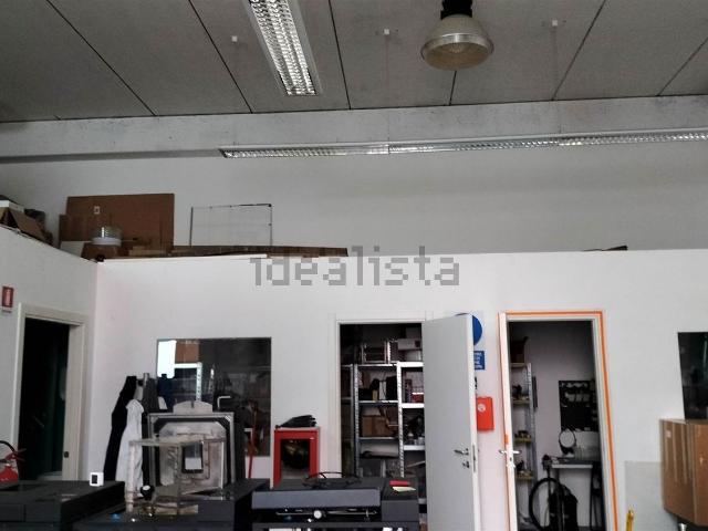 Locale Commerciale in vendita a Livorno, Toscana