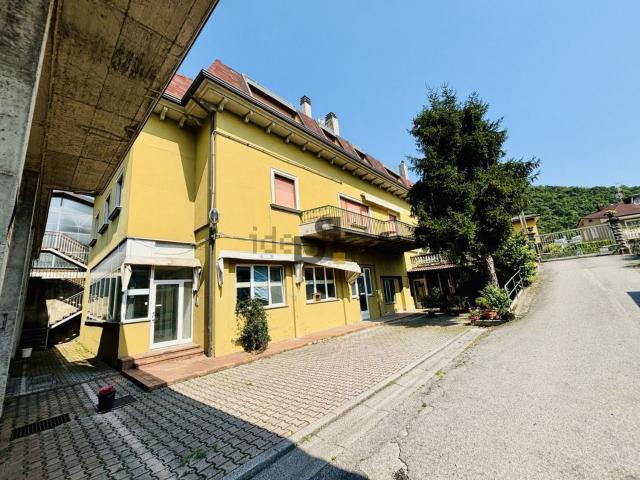 Locale Commerciale in vendita a Comunità montana della Valle Sabbia, Roè Volciano
