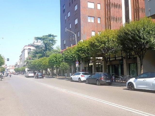 Locale Commerciale in vendita a San Carlo, Monza