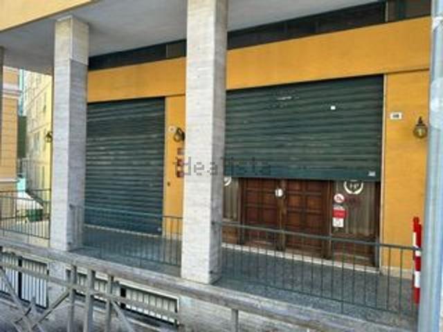 Locale Commerciale in vendita a San Remo, Liguria