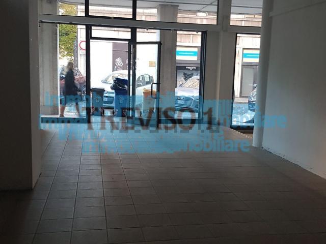 Locale Commerciale in vendita a San Zeno, Treviso