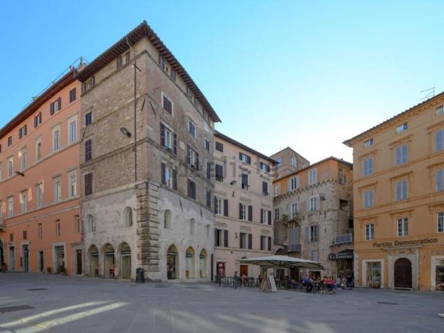 Locale Commerciale in vendita a Sant'Erminio, Cenerente