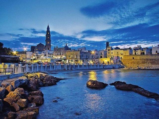 Locale Commerciale in vendita a Puglia, Bari