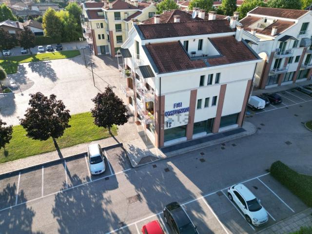 Locale Commerciale in vendita a Saonara, Padova
