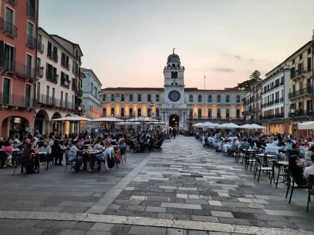 Locale Commerciale in vendita a San Giuseppe, Padova