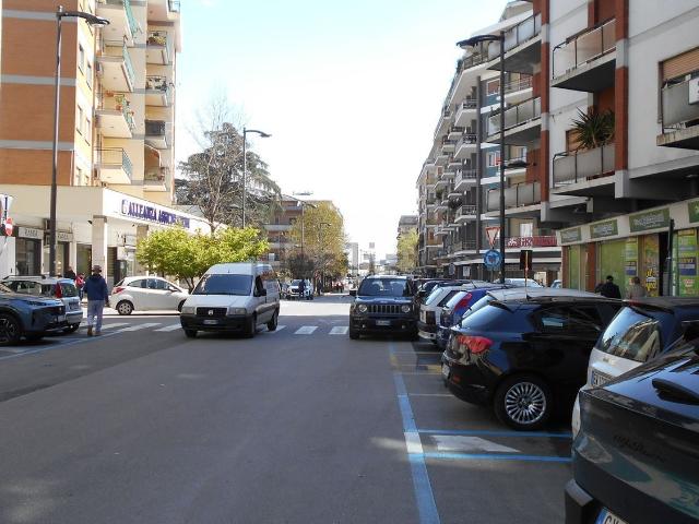 Locale Commerciale in vendita a Roma Capitale, Lazio