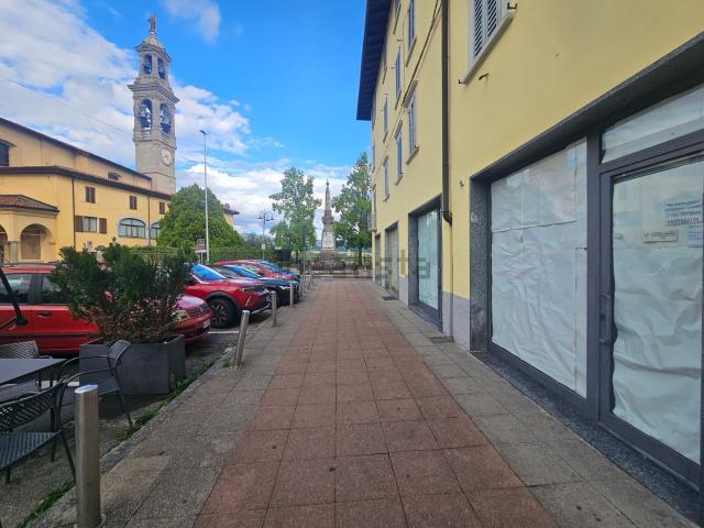 Locale Commerciale in vendita a Brembate Di Sopra, Lombardia