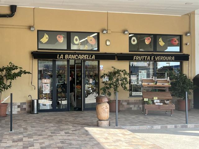Locale Commerciale in vendita a Unione dei Comuni I Fontanili, Binasco